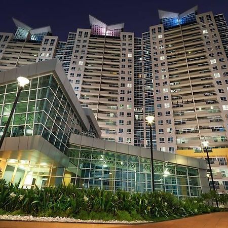 Amanora Park Town Pune Exterior photo