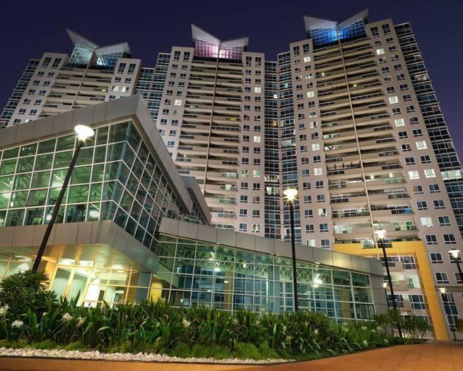 Amanora Park Town Pune Exterior photo