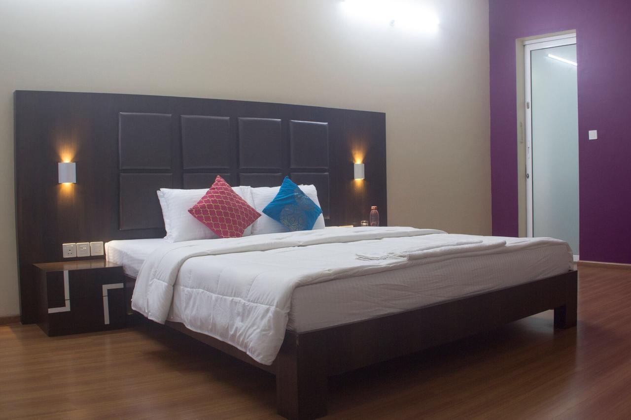 Amanora Park Town Pune Exterior photo