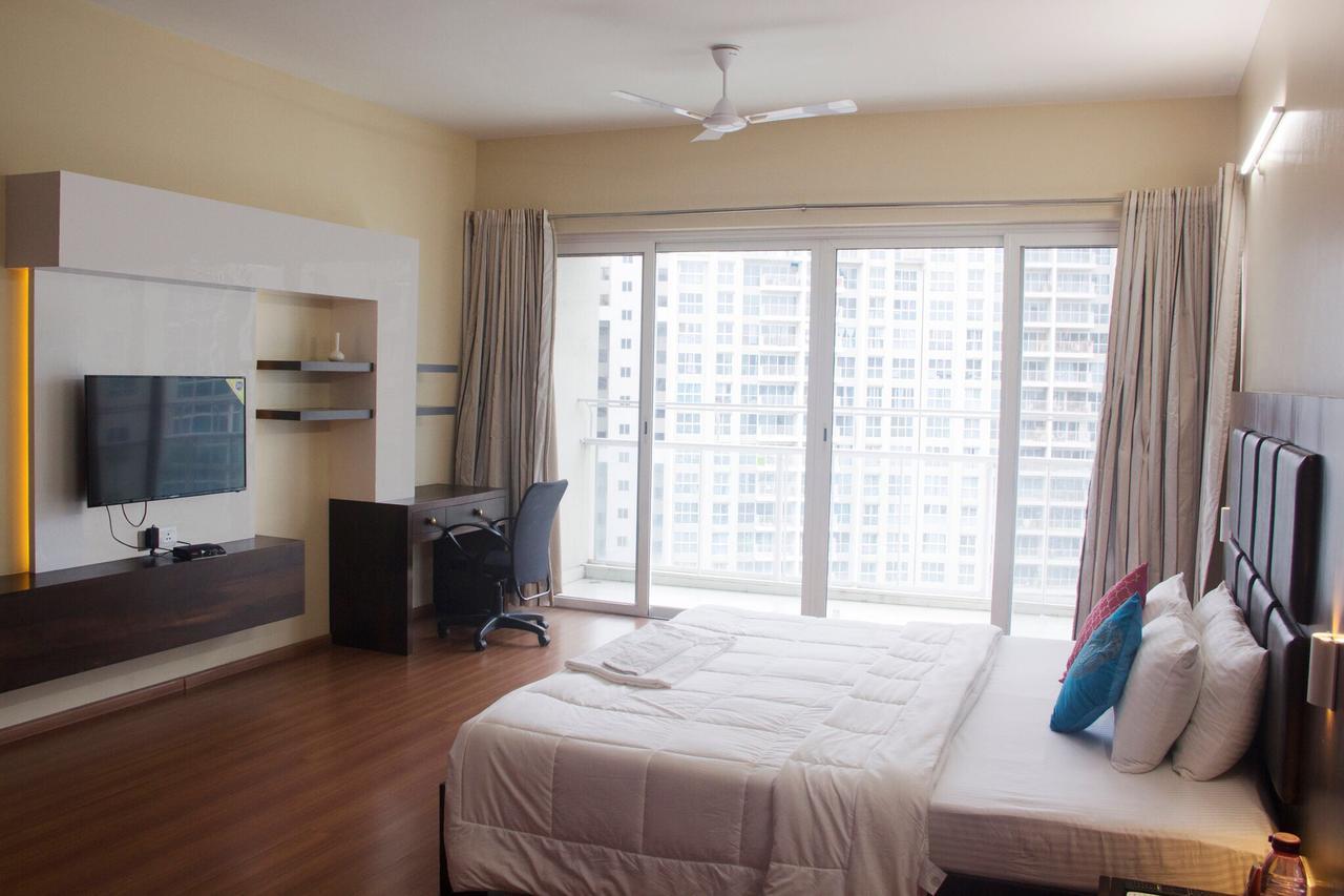 Amanora Park Town Pune Exterior photo